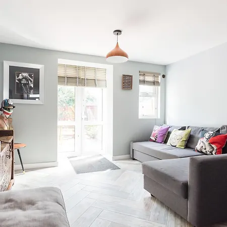 Second Nest Nine Elms Apartment London Exterior photo