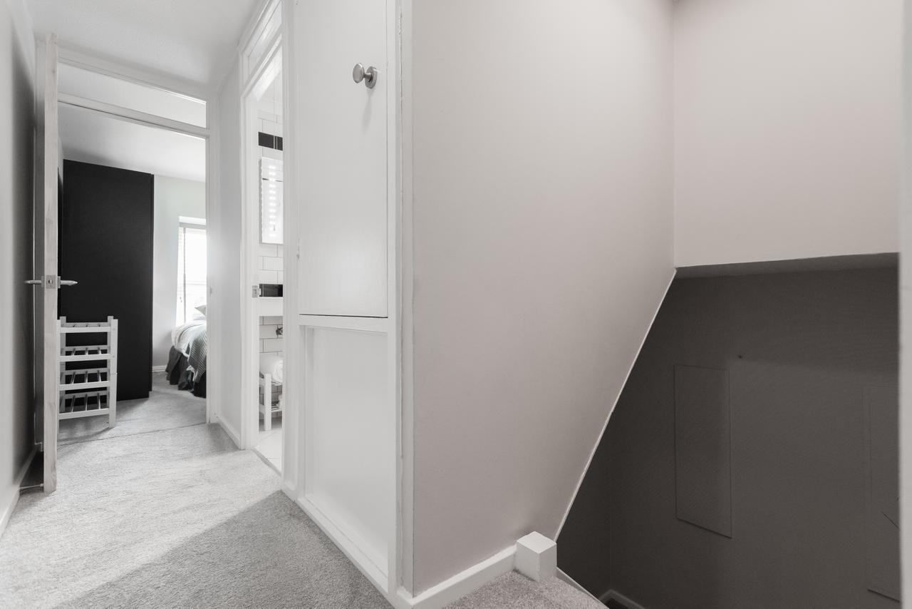Second Nest Nine Elms * Londra